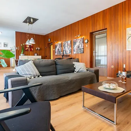Superior With Private Pool Daire Pula