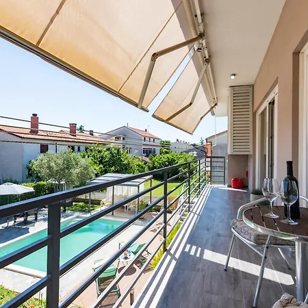 Superior With Private Pool Daire