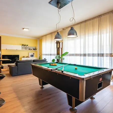 Superior House With Pool شقة