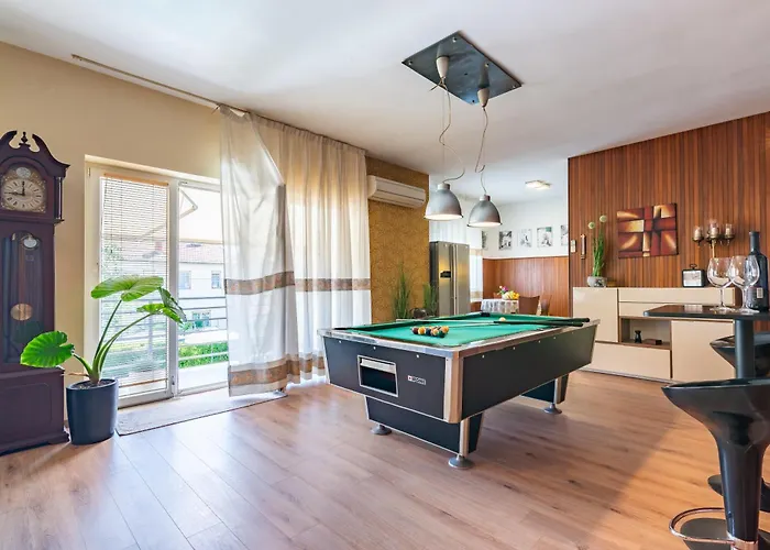 Superior Apartment With Private Pool * Pula