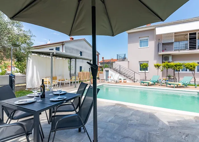 Apartamento Superior Apartment With Private Pool Pula