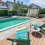 Superior With Private Pool *