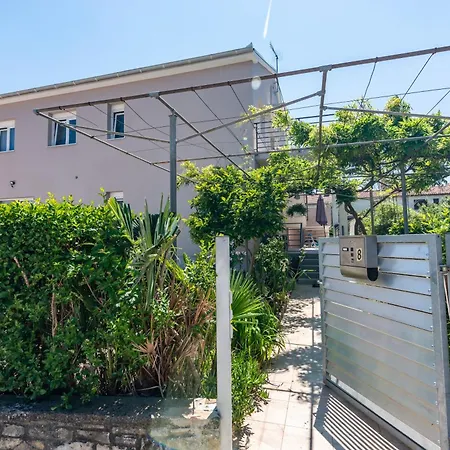 Superior With Private Pool Apartament Pula