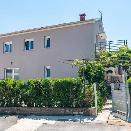 Superior With Private Pool Apartament Pula